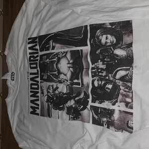 Star Wars Mandalorian T shirt Large long sleeve